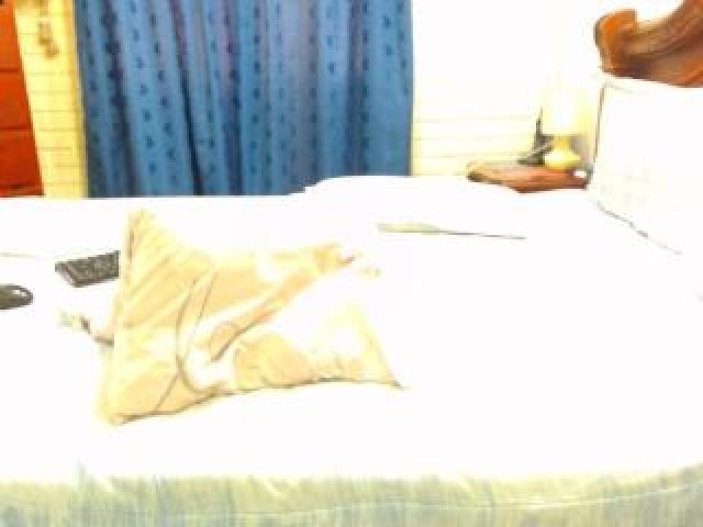 LovelyDahara Brunette Webcam Model Teen Brown Eyes Webcam Straight