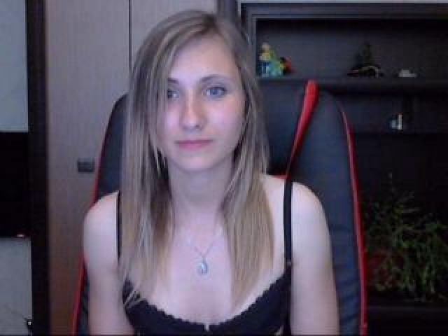 SnoopyNyush Pussy Female Blonde Webcam Medium Tits Blue Eyes