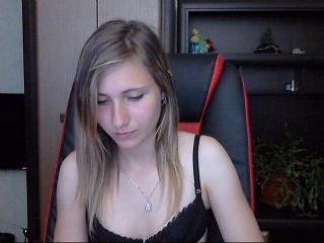 SnoopyNyush Webcam Model Straight Tits Female Medium Tits Pussy Latina