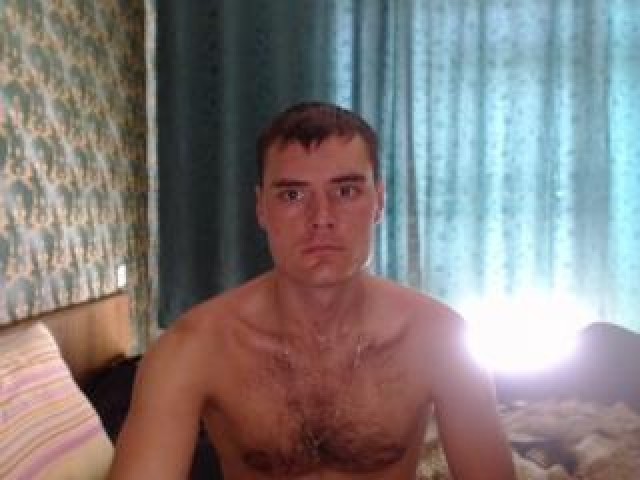 XxxLOVExxxME Brunette Shaved Pussy Webcam Couple Female Webcam Model